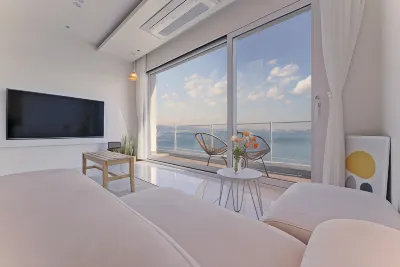 Namhae Sealight Space Pension 園藝藝術村附近的飯店