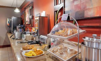 Best Western Plus Cascade Inn Suites - Housity