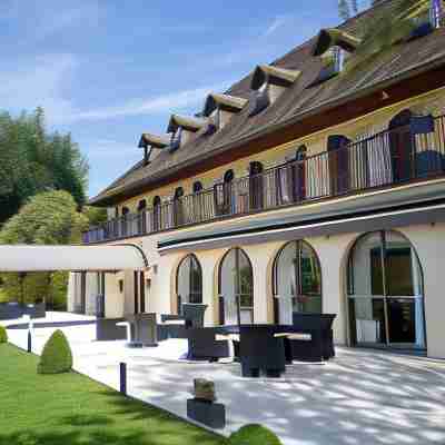 Ermitage de Corton Hotel Exterior