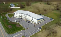 Days Inn & Suites by Wyndham Altoona