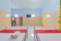RedDoorz Syariah @ Tambak Mekar Street Subang Hotels in Jalancagak