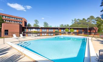 Days Inn & Suites Tallahassee