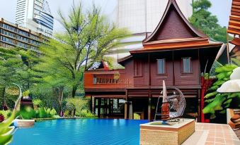 Rose Hotel