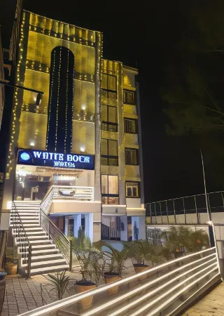 Hotel White Rock by the Solitaire Hospitality Отели в г. Дехрадун