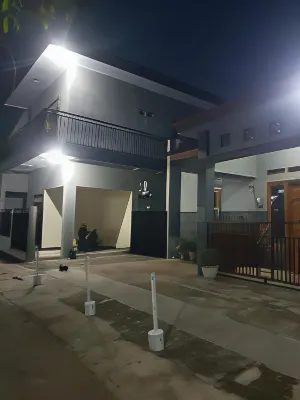 Selaras Kost Syariah Hotel dekat Kolam Renang Tirta Asri
