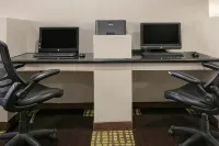 캐시 리워즈 인 & 스위트 로즈웰 호텔