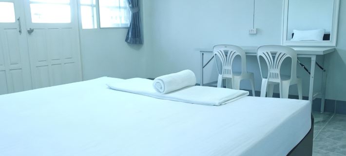 Albatross Guesthouse @ Thungwualaen Beach Hotels in Pathio