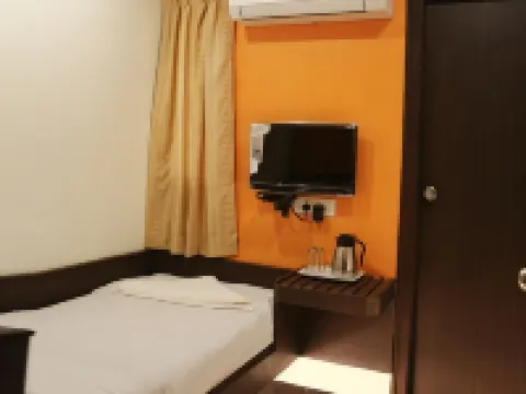 Hotel Sabarees Residency Hotels near Valividum Perumal Temple