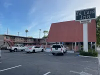 La Casa Inn - Motels