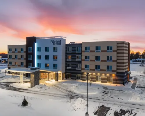 Fairfield Inn & Suites Ashtabula Hotels in Ashtabula County
