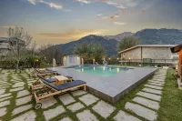 Echor Himalayan Heights Luxe Manali - Pools