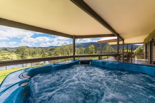 Clarendon Forest Retreat