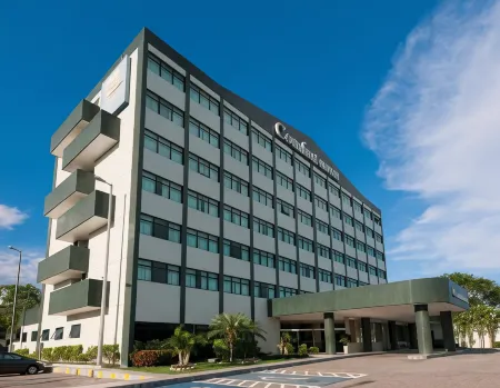 Comfort Hotel Manaus Отели рядом с достопримечательностью «Floating Dock»