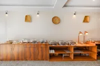 La Nicholas - Lake View ( by Summit Hotels) - breakfast