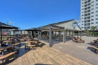 Penthouse at the Beach, Beach, Beach! Stunning ocean views & king sized bed!