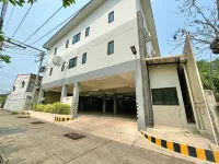 The Gun Hotel Premium Hotels in Mueang Surin District