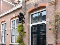 海洋之家希岑根 鄰近海牙美術館的酒店