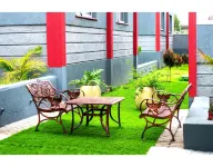 Blooming Suites