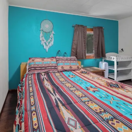 Old Town Cottonwood Cowboy Cottage - 5 min walk to Main Street + Dog-Friendly