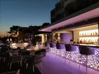 Anthemis Hotel Apartments - bar