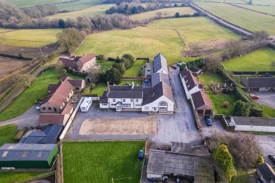 Whitton Lodge Serviced Accommodation Hotels in Ault Hucknall