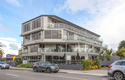 Esplanade Apartments Hotels near Hahei Beach Walk