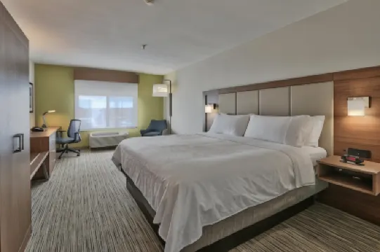 Holiday Inn Express & Suites ALBUQUERQUE HISTORIC OLD TOWN by IHG โรงแรมใน