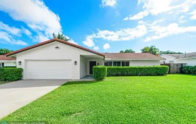 Luxury Modern Palm Beach Gardens Home with Heated Pool-Near Beach & Restaurants Hotels near Macy's The Gardens(Fl)