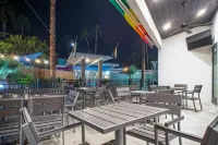 Ccbc Resort Hotel - A Gay Men's Resort Hotel di Cathedral City