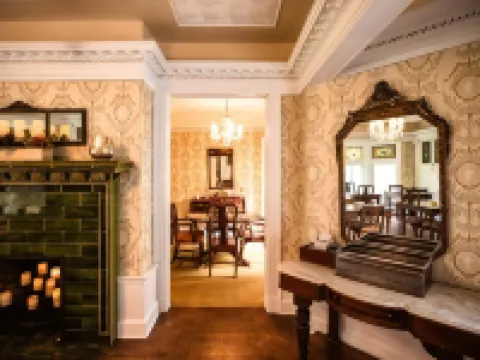 Manor House Inn Hotels in Norfolk