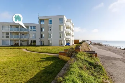 Two Bed Seafront Escape in East Wittering Hotel in zona East Wittering Beach