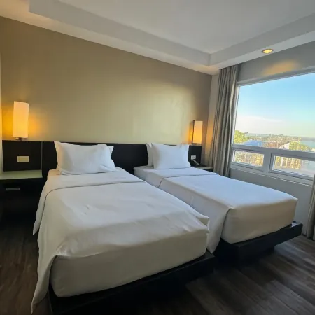 Circle Inn - Iloilo City Center