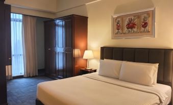 Luxy Service Suites at Time Square
