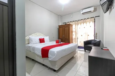 RedDoorz near Solo Balapan Station 2 Hotel di Kecamatan Banjarsari