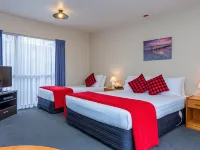 Deans Bush Motel Hotels near Riccarton