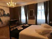 Poet Pastior Residence