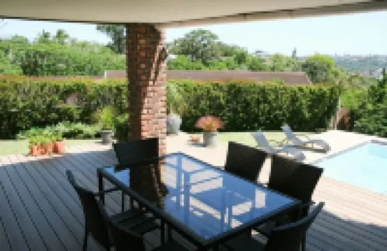 薩米特廣場酒店