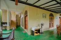 Yala River Face Inn - parking