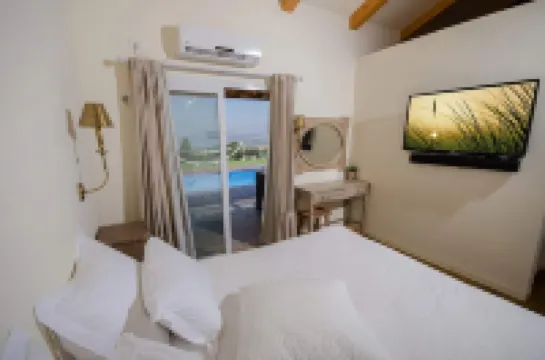 The White Cabins - Boutique Hotels in Moshav Ramot