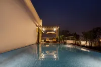 Lemon Tree Hotel Chennai - Pools