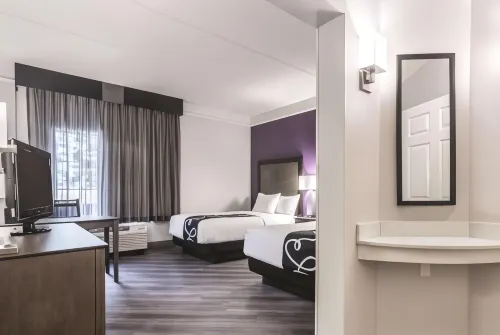 La Quinta Inn & Suites by Wyndham Atlanta Conyers Hotels in Conyers