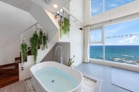 Donghae 828 Ocean View Spa Pension