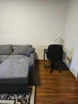 3-zimmer-wohnung mit Voll Ausgestatteter Küche, Zentral Gelegen, Nahe Bahnhof