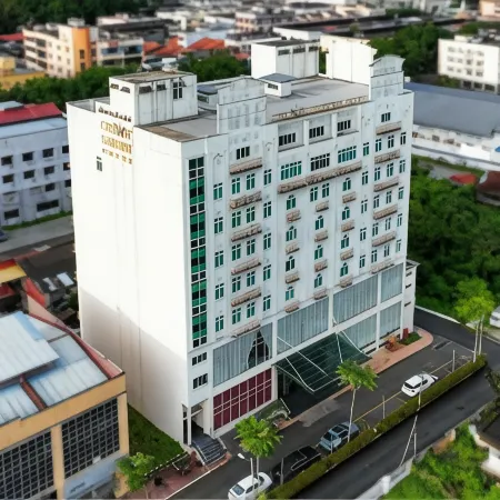 Crown Garden Hotel Отели рядом с достопримечательностью «Военный музей»