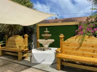 Colony Club Inn & Suites Hotel dekat Pantai Junkanoo