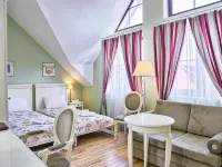 Villa Estera - Hotel & Restauracja Hotels in Pruszkow County