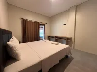 MAI LAKU Cottage