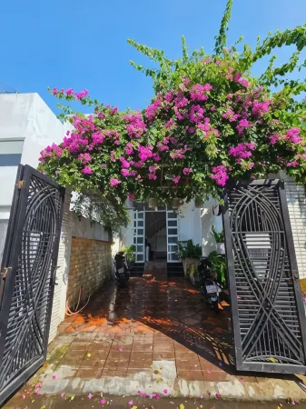 Kinh Do Homestay Отели рядом с достопримечательностью «The noon gate»