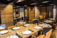 Cobblestone Hotel & Suites - Stevens Point - breakfast