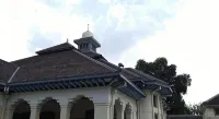 Zaen Hotel Syariah Solo Hotels near Dalem Kalitan
